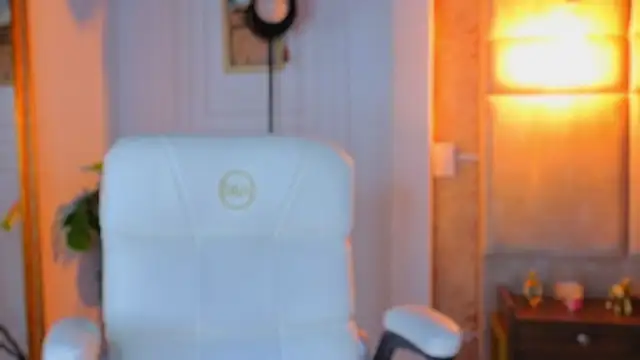 AlessiaLondon online show from May 4, 10:29 am