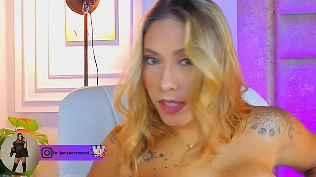 AlessiaLondon online show from May 9, 8:18 am