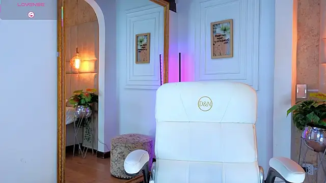 AlessiaLondon online show from October 21, 3:50 am