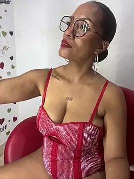 AdelaHaneix online show from April 11, 5:48 am