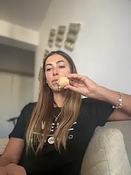 RaquelleDevon online show from September 15, 12:49 pm