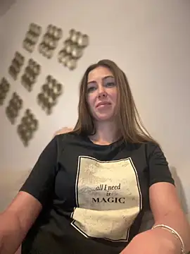 RaquelleDevon online show from October 2, 5:05 pm