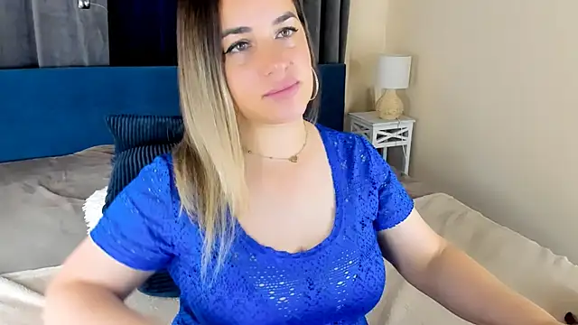 Snapshot of MilenaMiler_X chatting on May 12, 6:21 am MilenaMiler X online show from May 12, 6:21 am