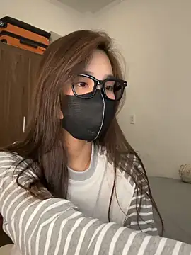 Lilisa miu online show from March 7, 4:45 pm