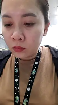 Snapshot of Benlla2802 chatting on December 10, 6:28 pm Benlla2802 online show from December 10, 6:28 pm