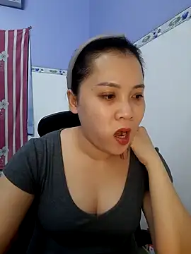 Snapshot of Benlla2802 chatting on December 12, 3:16 pm Benlla2802 online show from December 12, 3:16 pm