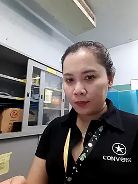 Snapshot of Benlla2802 chatting on December 14, 4:08 pm Benlla2802 online show from December 14, 4:08 pm