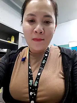 Snapshot of Benlla2802 chatting on December 10, 3:22 pm Benlla2802 online show from December 10, 3:22 pm