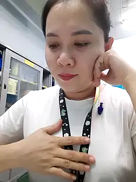 Snapshot of Benlla2802 chatting on December 17, 7:59 pm Benlla2802 online show from December 17, 7:59 pm