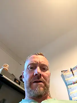 Snapshot of Rockburg chatting on November 18, 7:55 am Rockburg online show from November 18, 7:55 am