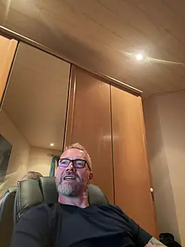 Snapshot of Rockburg chatting on July 9, 7:20 am Rockburg online show from July 9, 7:20 am