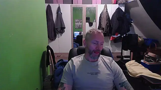 Snapshot of Rockburg chatting on September 10, 8:24 am Rockburg online show from September 10, 8:24 am