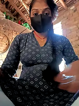 Snapshot of haymona chatting on November 7, 6:18 am haymona online show from November 7, 6:18 am