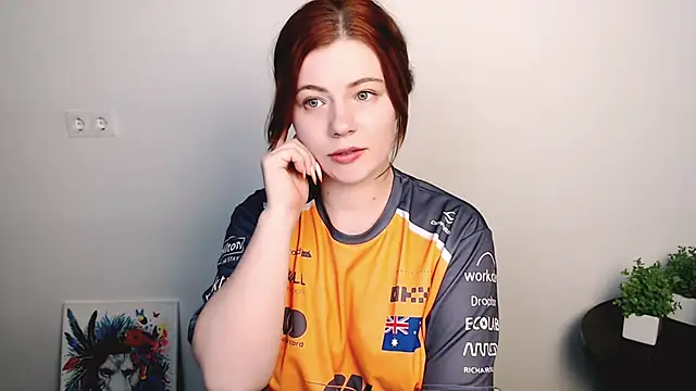 Snapshot of Sun_Alexia chatting on October 31, 2:46 pm Sun Alexia online show from October 31, 2:46 pm