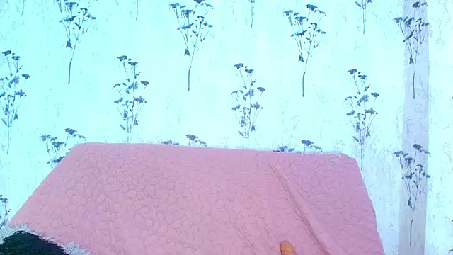 Snapshot of Mia_candy_0 chatting on February 27, 6:20 pm Mia candy 0 online show from February 27, 6:20 pm