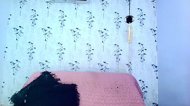 Snapshot of Mia_candy_0 chatting on September 18, 12:08 pm Mia candy 0 online show from September 18, 12:08 pm