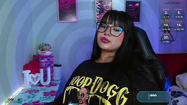 Miss scarllet  online show from February 20, 1:30 pm