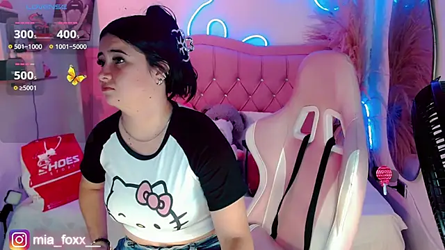 Mia foxx  online show from September 27, 10:05 pm