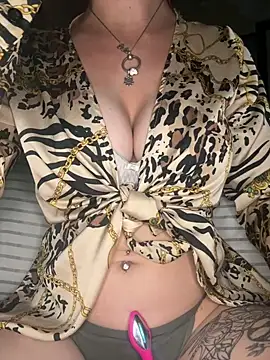indie-rayne online show from October 11, 9:49 pm