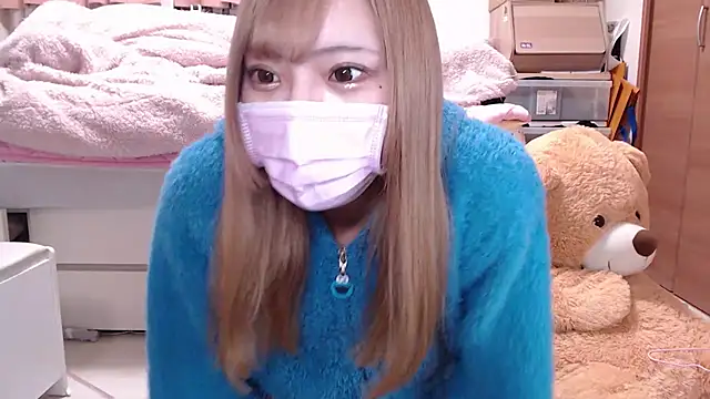 Snapshot of _chanMOMO_ chatting on January 3, 10:52 am chanMOMO online show from January 3, 10:52 am