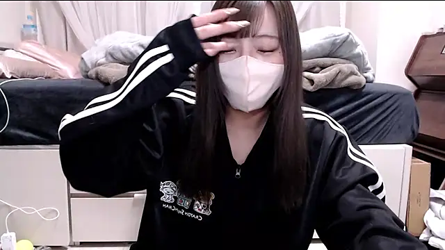 Snapshot of _chanMOMO_ chatting on February 8, 3:52 am chanMOMO online show from February 8, 3:52 am