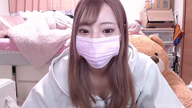Snapshot of _chanMOMO_ chatting on December 22, 1:45 am chanMOMO online show from December 22, 1:45 am