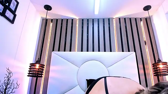 Cutie Shy  online show from January 6, 7:18 pm