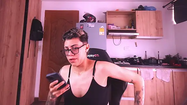 Cutie Shy  online show from March 10, 2:32 pm