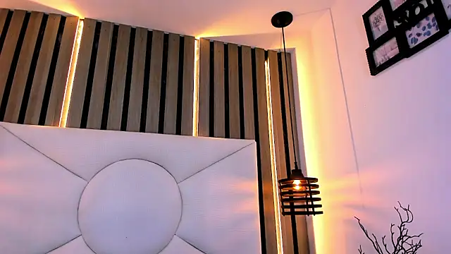 Cutie Shy  online show from February 5, 4:36 pm