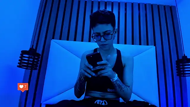 Cutie Shy  online show from November 9, 5:39 pm