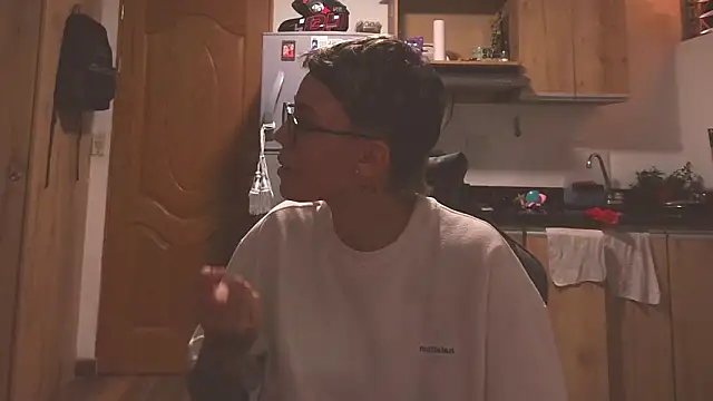 Cutie Shy  online show from March 8, 12:05 am