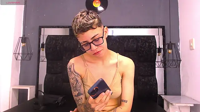 Cutie Shy  online show from February 13, 4:51 pm