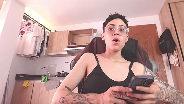 Cutie Shy  online show from April 7, 5:37 pm