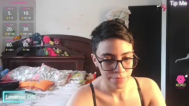 Cutie Shy  online show from September 26, 7:21 pm