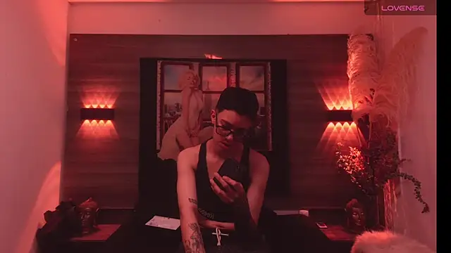 Cutie Shy  online show from November 14, 5:27 pm