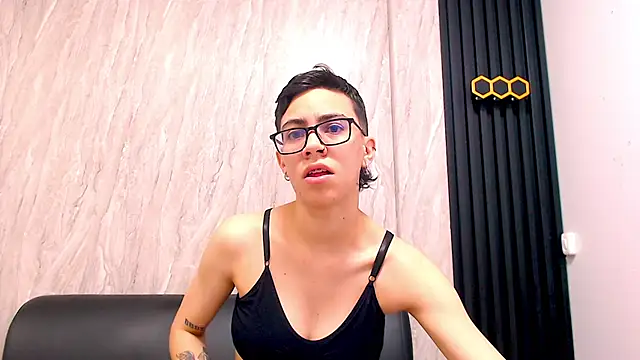 Cutie Shy  online show from October 7, 12:17 pm
