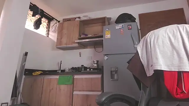 Cutie Shy  online show from April 16, 12:39 pm