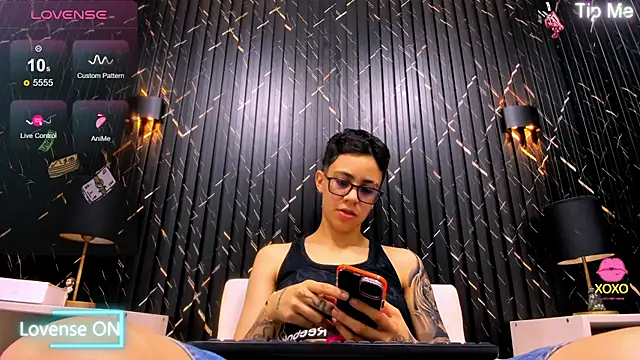 Cutie Shy  online show from December 2, 5:14 pm