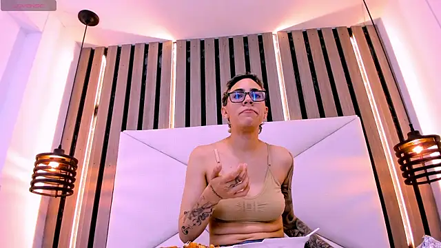 Cutie Shy  online show from January 13, 7:29 pm