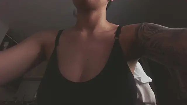 Cutie Shy  online show from April 4, 11:28 am