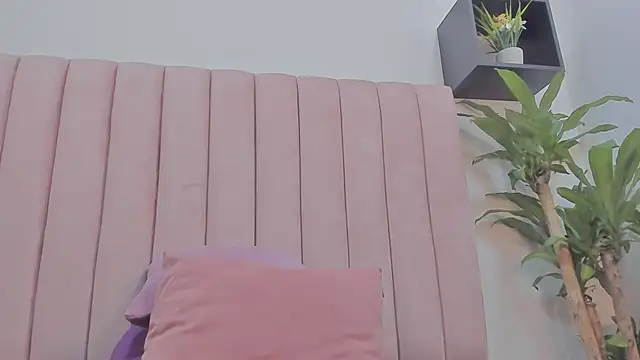 camila  herrera online show from February 26, 9:22 am