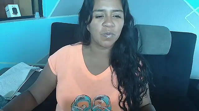 saggil23 online show from June 14, 8:54 pm