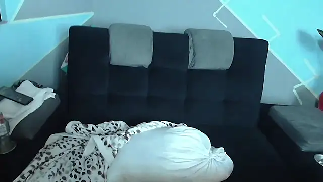 saggil23 online show from November 8, 7:39 pm