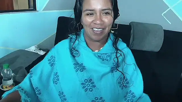 Snapshot of saggil23 chatting on October 16, 10:51 pm saggil23 online show from October 16, 10:51 pm