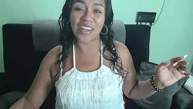 Snapshot of saggil23 chatting on March 13, 10:57 am saggil23 online show from March 13, 10:57 am