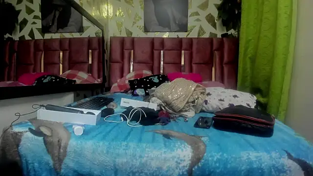 Snapshot of Kazsandraa chatting on November 8, 3:43 am Kazsandraa online show from November 8, 3:43 am