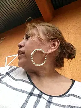 Kazsandraa online show from January 12, 5:20 pm