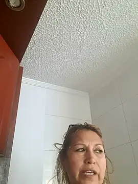 Snapshot of Kazsandraa chatting on June 4, 4:22 pm Kazsandraa online show from June 4, 4:22 pm