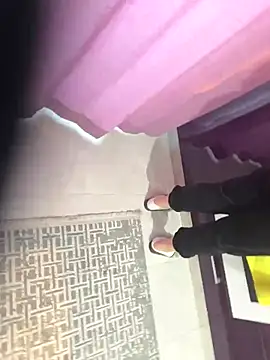 Snapshot of Soinanai chatting on October 29, 2:49 pm Soinanai online show from October 29, 2:49 pm