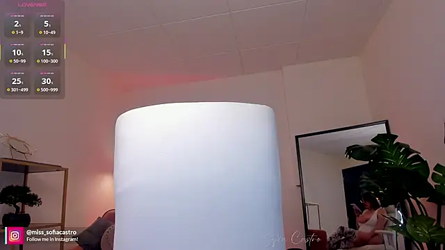 miss sofiaa online show from February 13, 12:49 pm